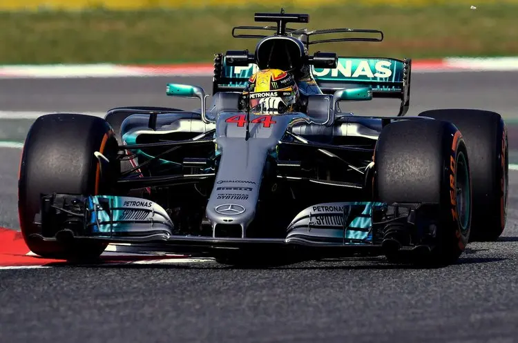 lewishamiltonspanishf1grandprixpracticeplnqafwocutx