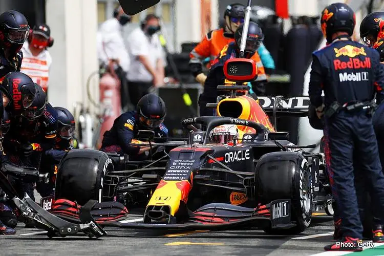 max verstappen red bull racing pitstop