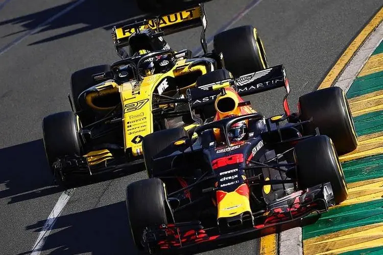 max verstappen red bull racing rb14 tag heuer leads nico hulkenberg renault sport f1 team rs 18 stoffel vandoorne mclaren mcl33 renault and valtteri bottas mercedes amg f1 w09