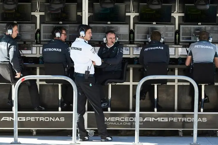 mercedes amg petronas pitwall austin