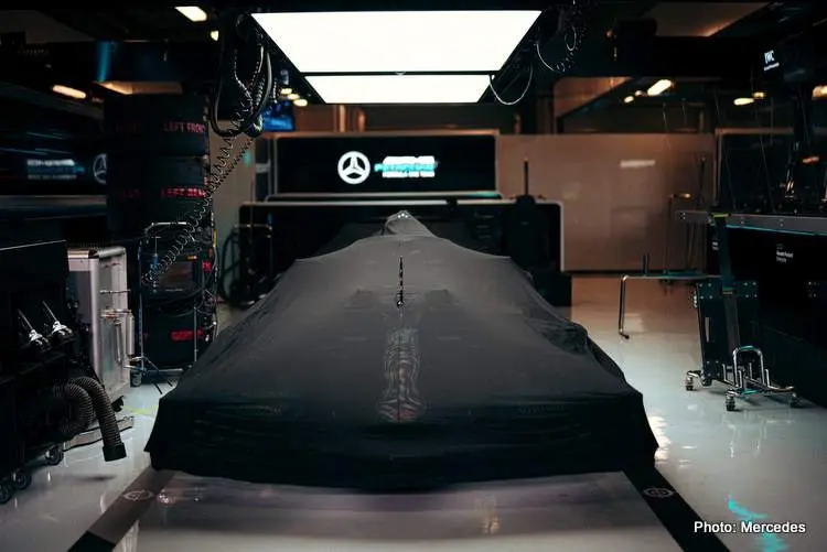 mercedes hamilton not wolff