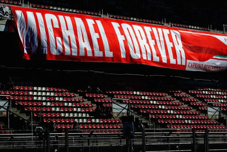 michaelschumacherf1wintertestingbarcelonarzazcrnjvdux