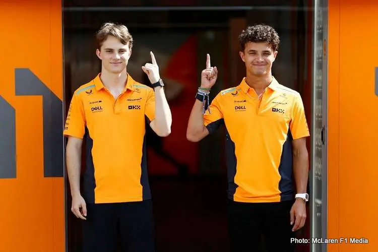 oscar piastri mclaren f1 team 001