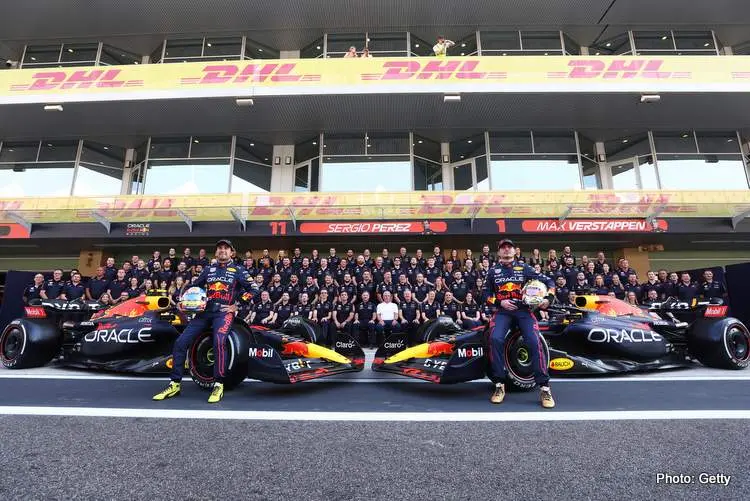 red bull team photo abu dhabi 2 2022 1