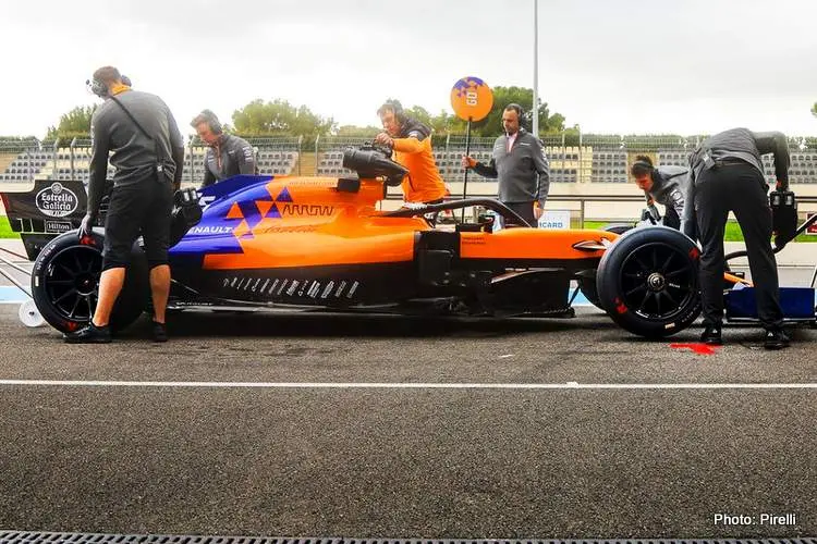 sainz pirelli test