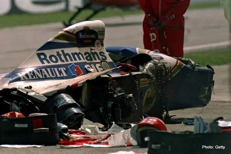 senna wreck getty 001