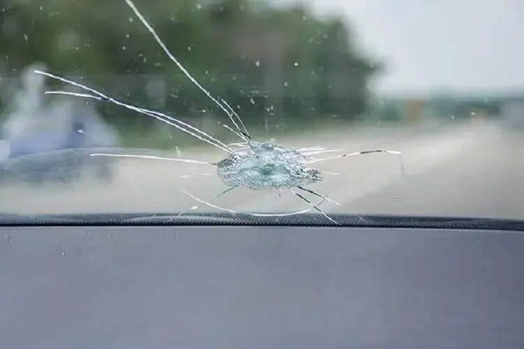 windshield crack 224