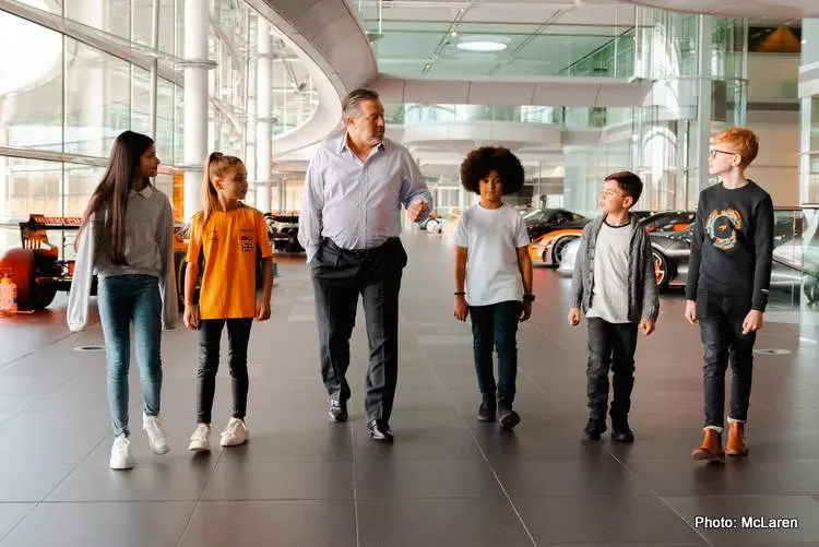zak brown with children
