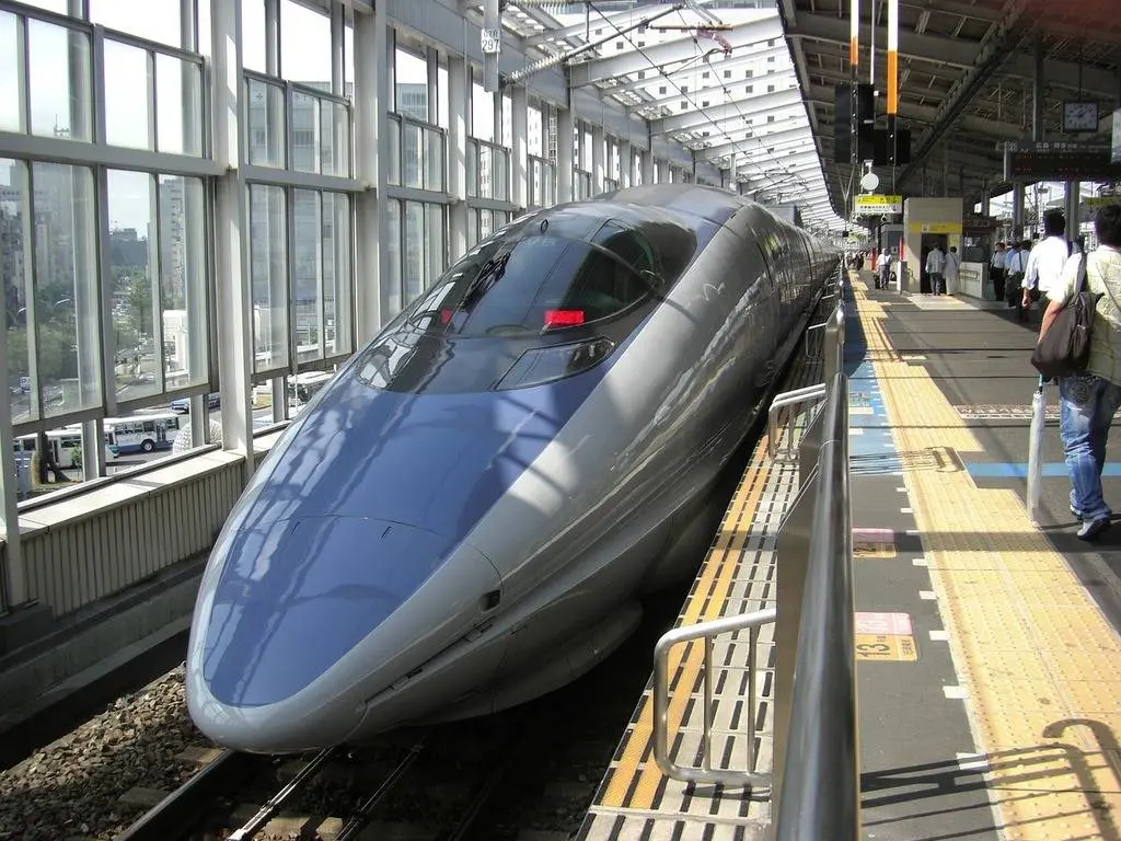 bullet-train-train-nozomi-e13810