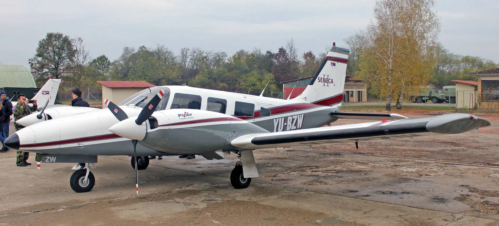 Piper_PA-34-200T_Seneca_II_YU-BZW_LYKV