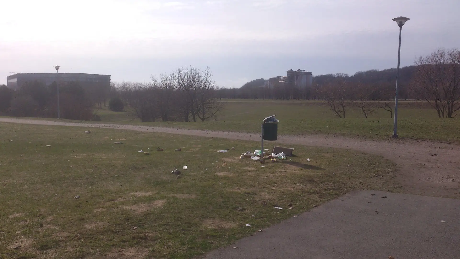 Nemuno saloje šalia treniruoklių