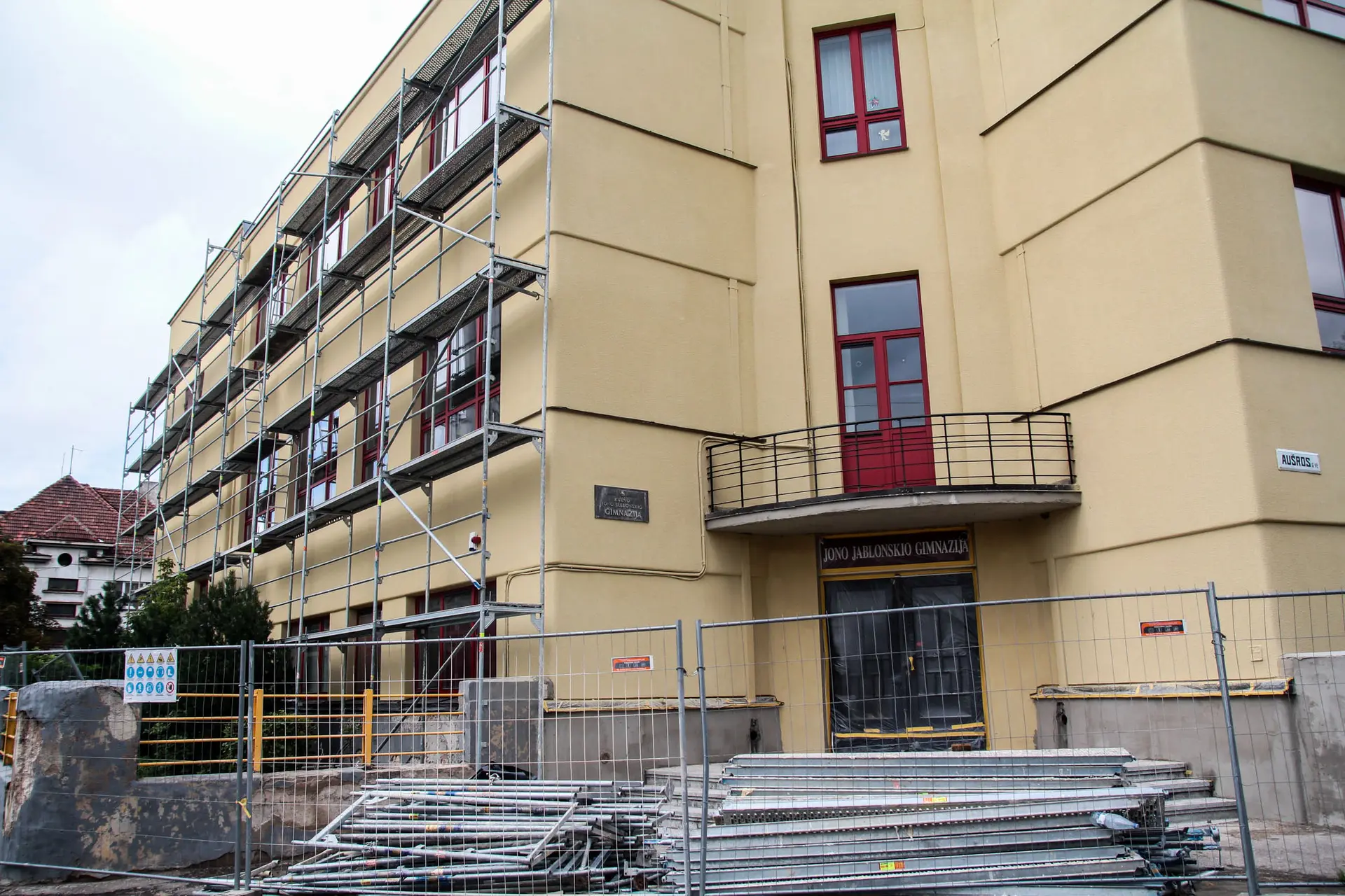 Kauno mokyklos moksleivius pasitiks atsinaujinusios