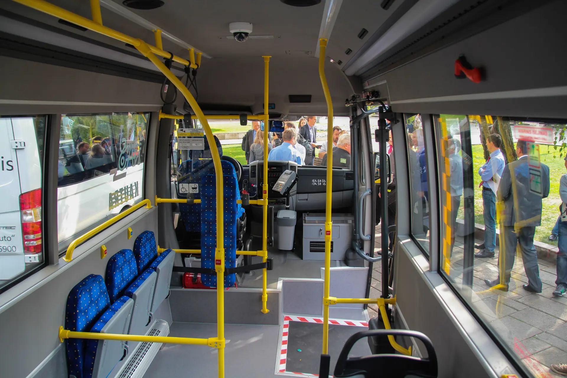 Visuomenei pristatyti naujieji mikroautobusai