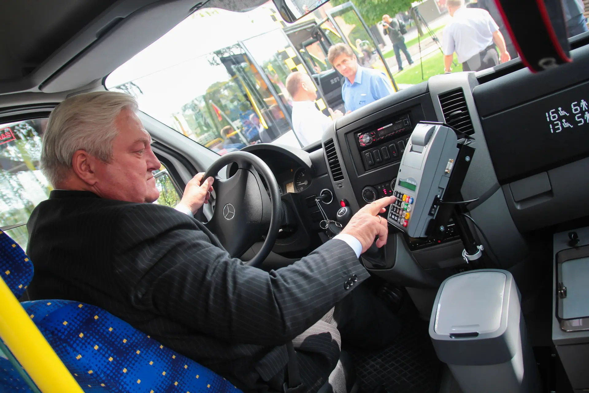 Viešojo transporto kainos eurais