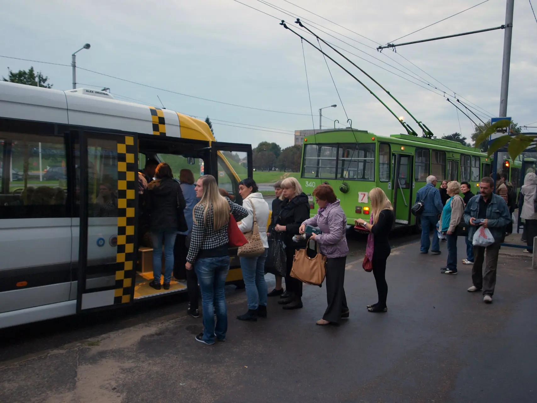 Sutriko troleibusų eismas