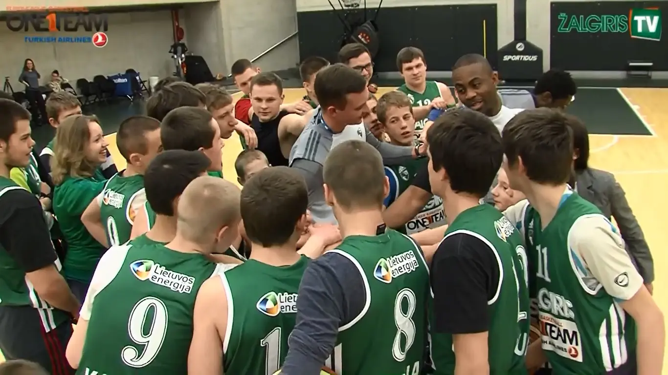 Žalgiriečiai linksmai leido laiką su „One Team“ dalyviais