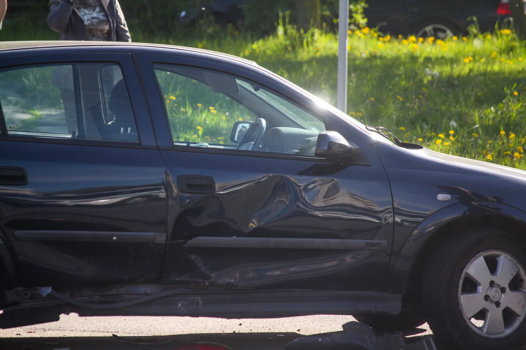 Motociklo ir lengvojo automobilio avarija Sukilėlių prospekte