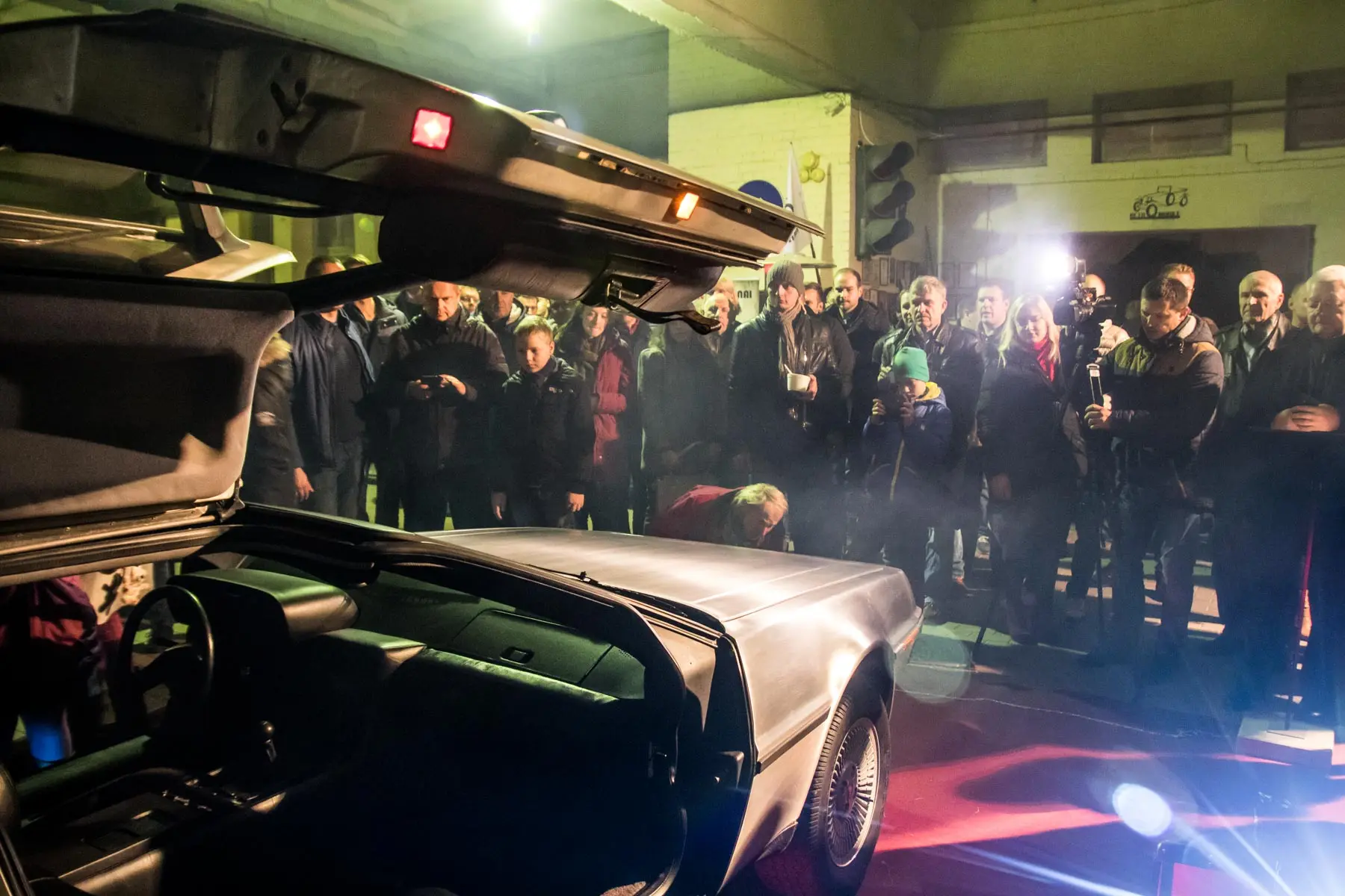 Pristatytas „DeLorean DMC-12“ automobilis