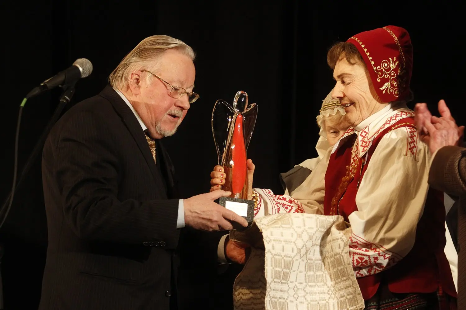 V.Landsbergis, premijos įteikimas