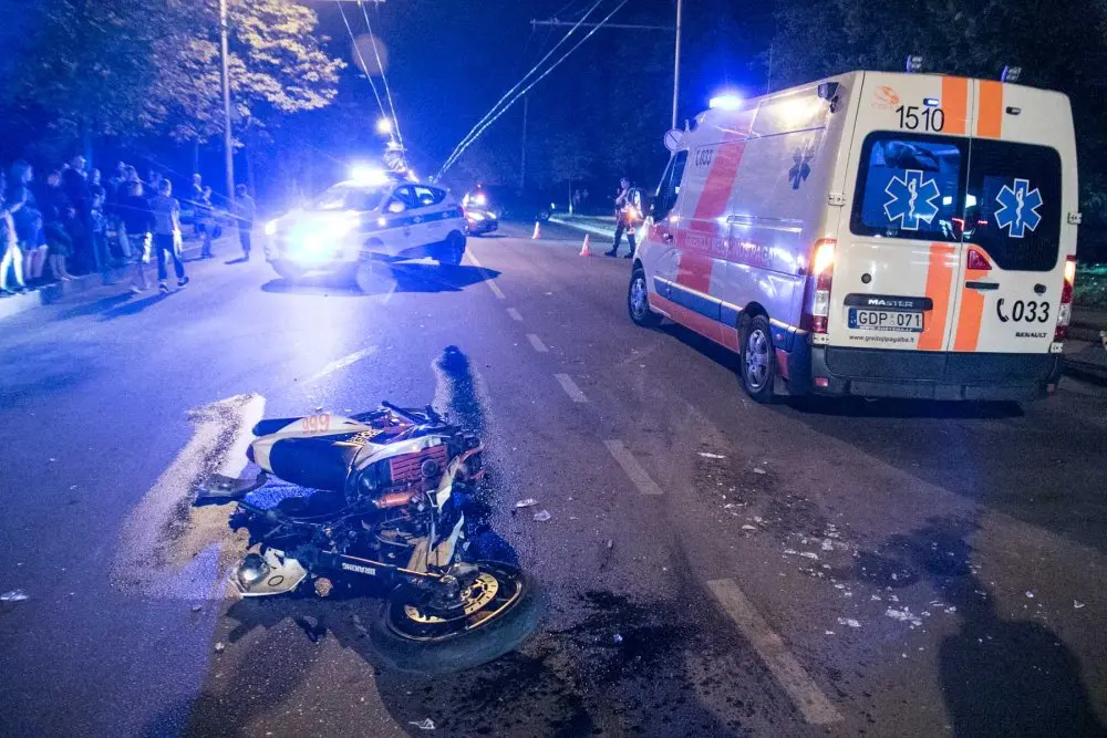 Motociklu avarija 09
