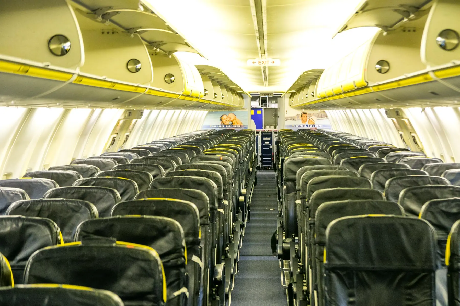 Ryanair lėktuvas, emigracija