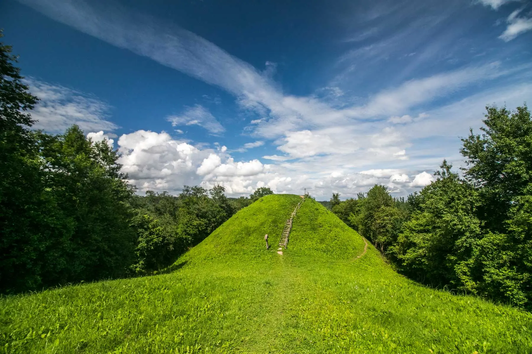 Pyplių piliakalnis