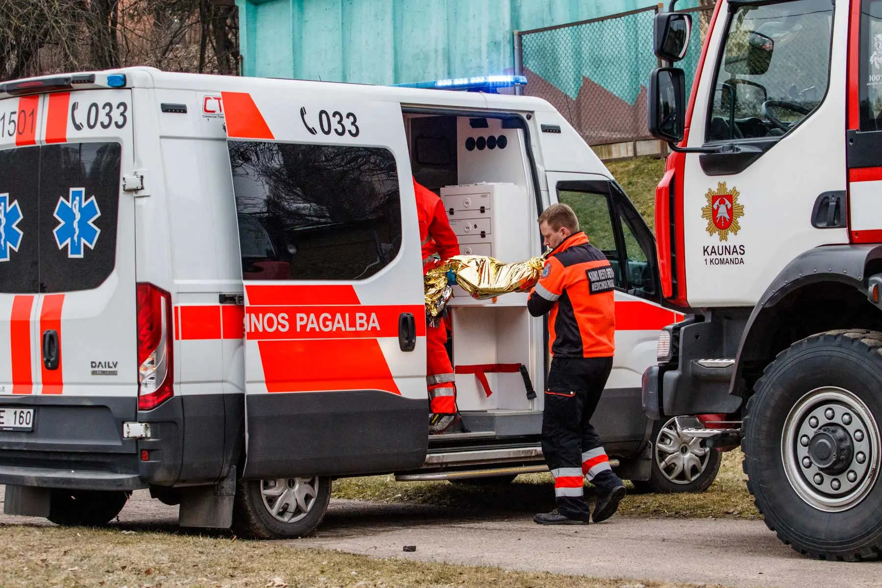 Gaisras Tunelio gatvėje, greitoji, ugniagesiai