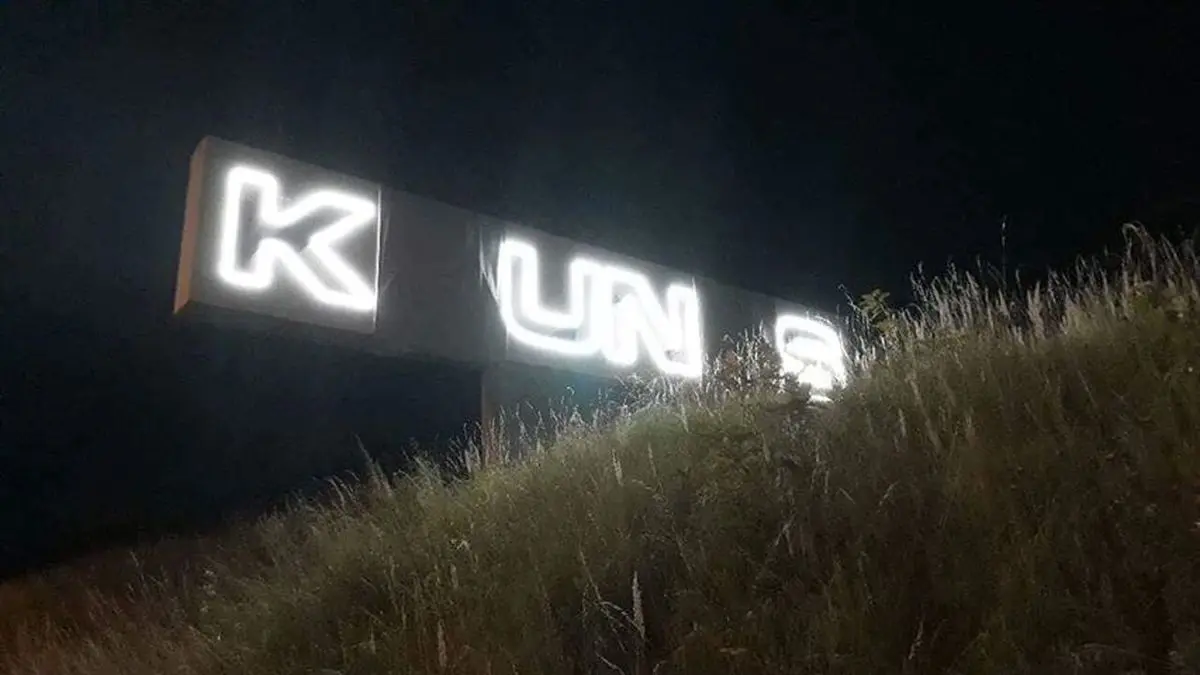 Užrašai trūkstamomis raidėmis