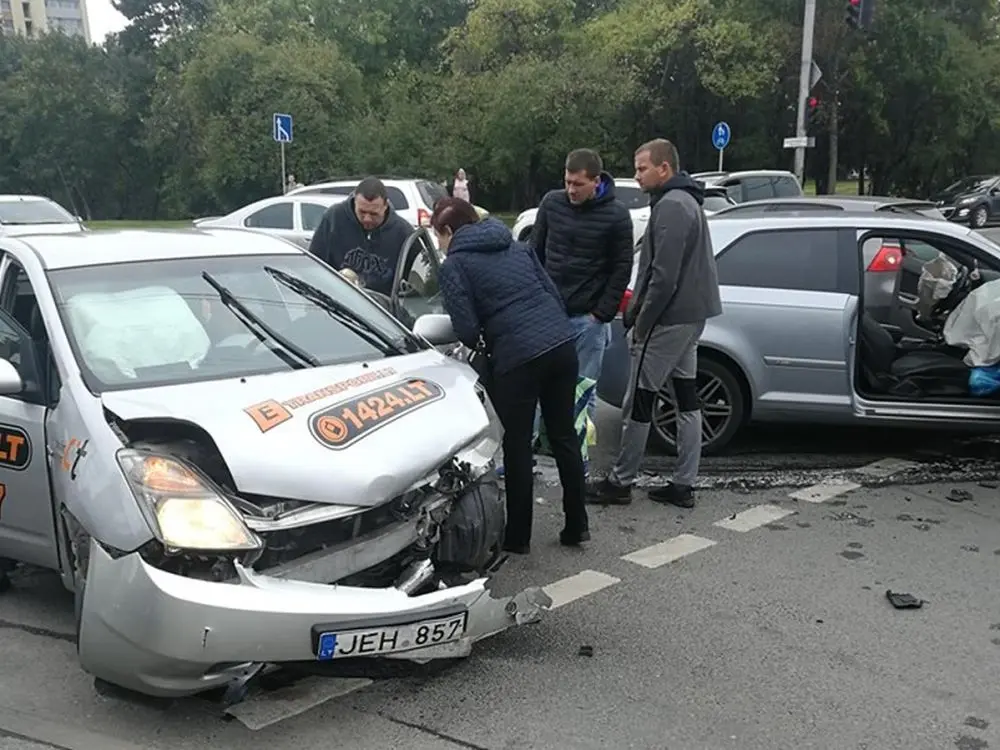 girstučio avarija