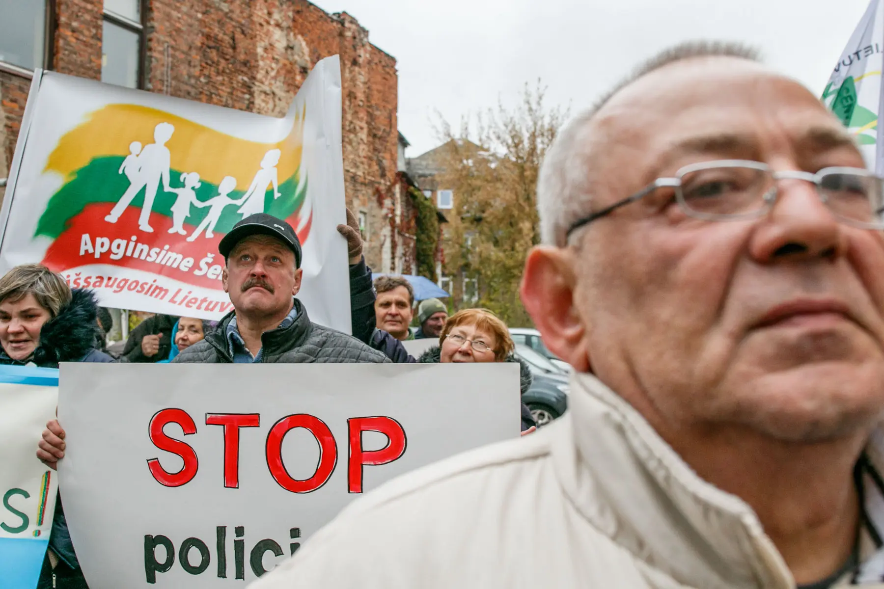 Piketas dėl atimtų vaikų