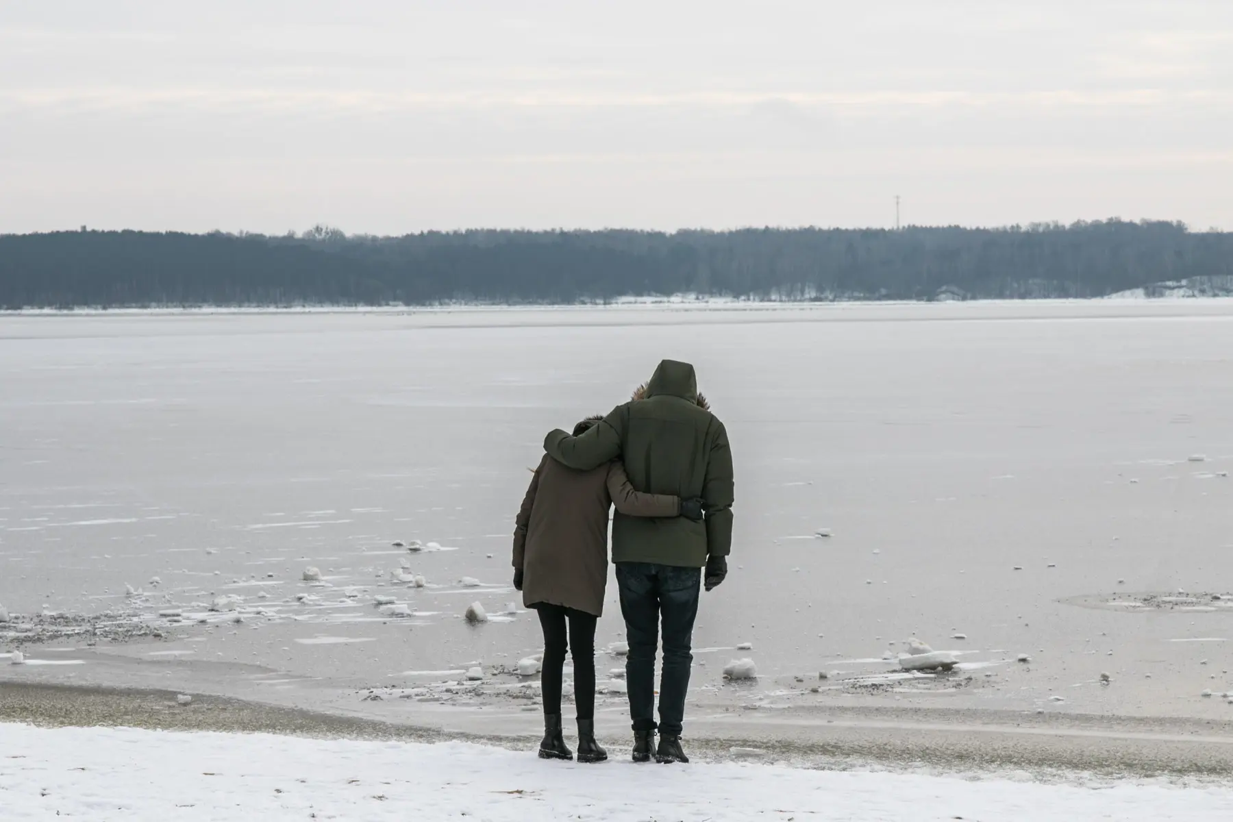 Žiema prie marių, pora