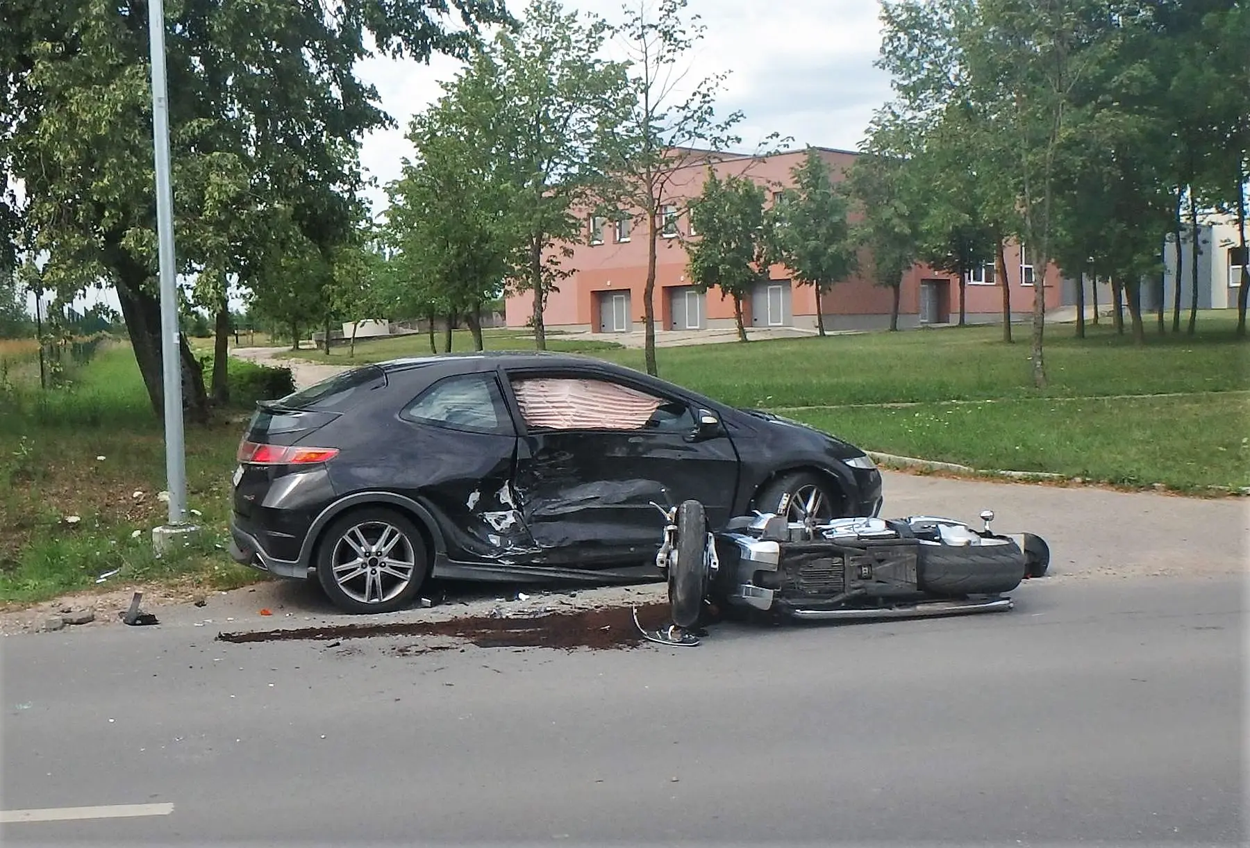 Motociklo avarija Akademijoje
