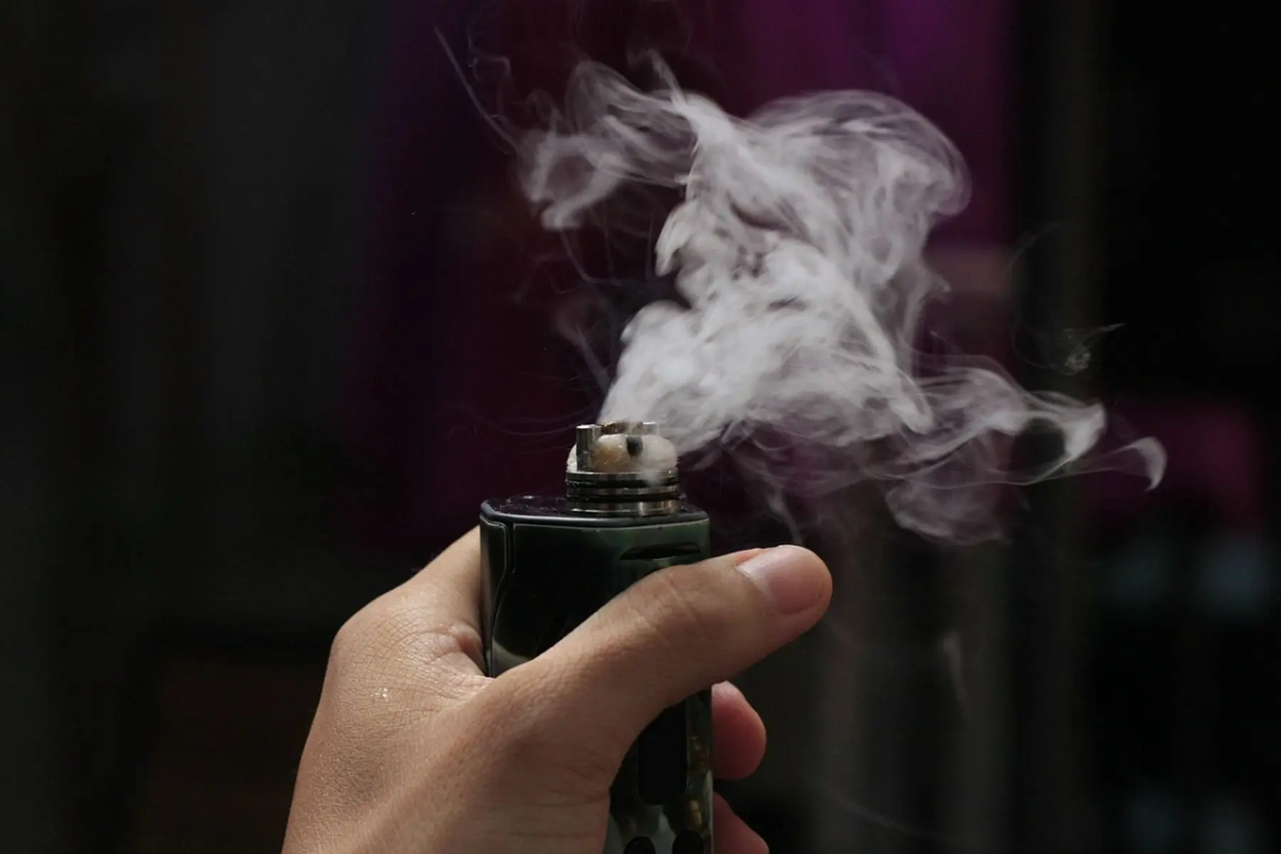 Elektroninės cigaretės, garinimas, veipas, skystis