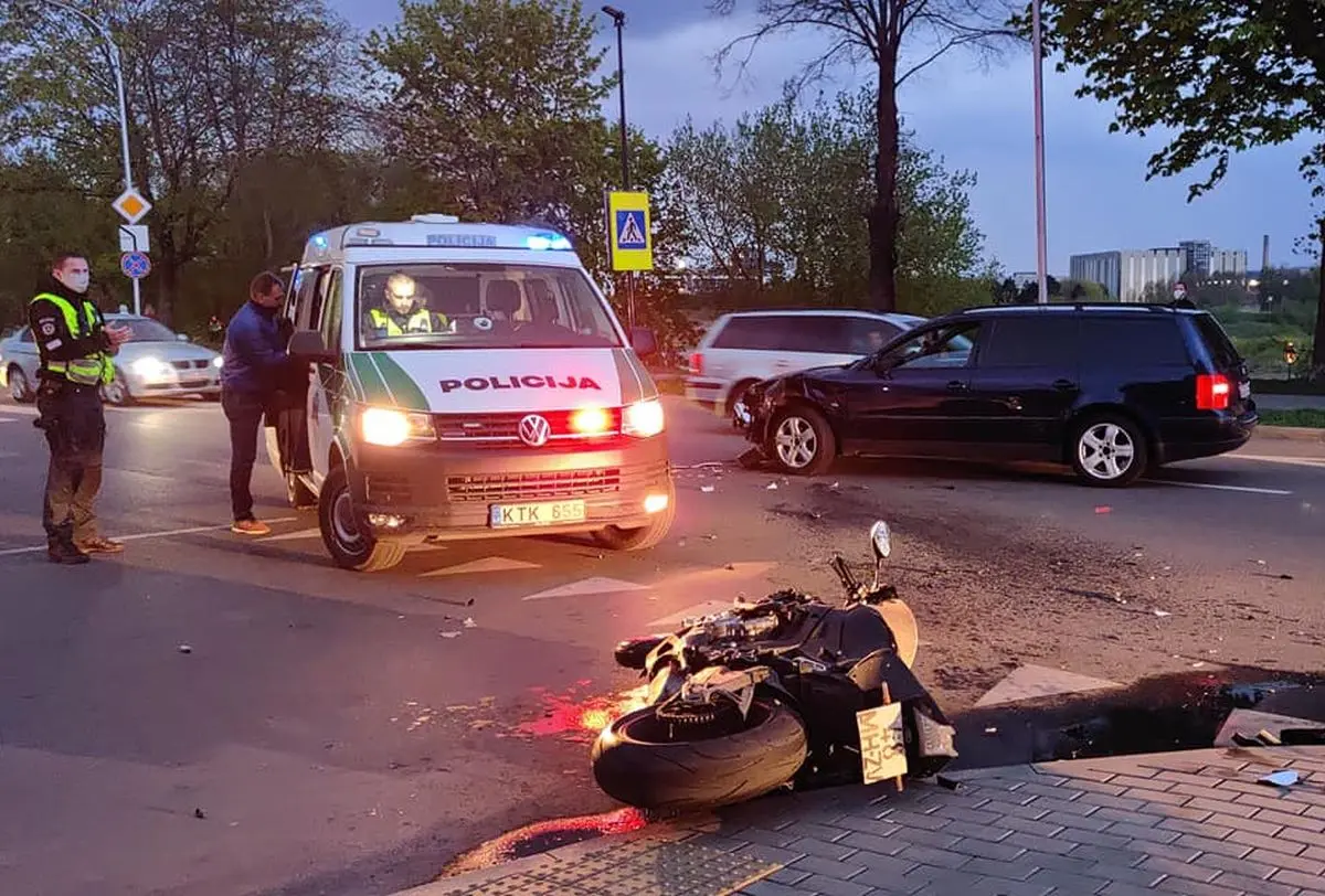 Motociklo avarija prie „Žemyn upe“