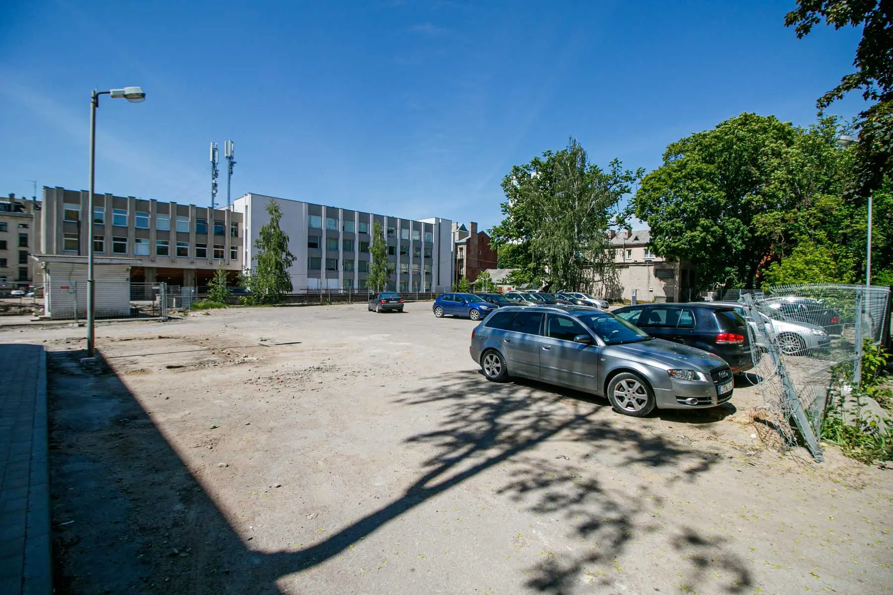 Stovėjimo aikštelė prie „Romuvos“