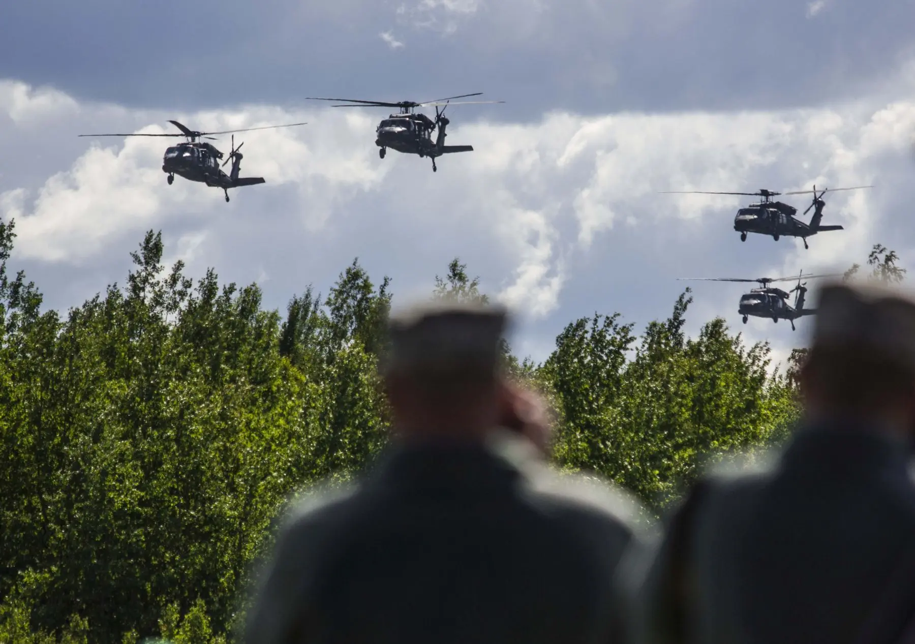 Black hawk sraigtasparniai, kariuomenė