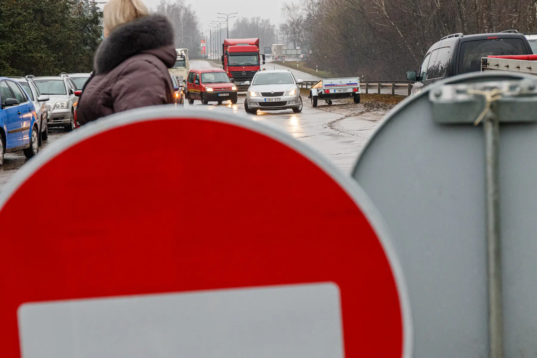 Postas, blokas, blokata, užtvara, užkarta, stop, plyta, įvažiavimas