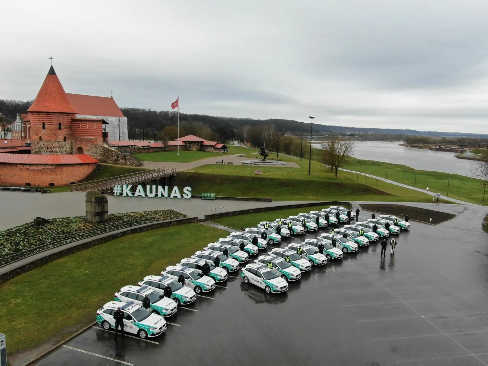 Naujieji Kauno policijos automobiliai / Kauno apskr. VPK nuotr.