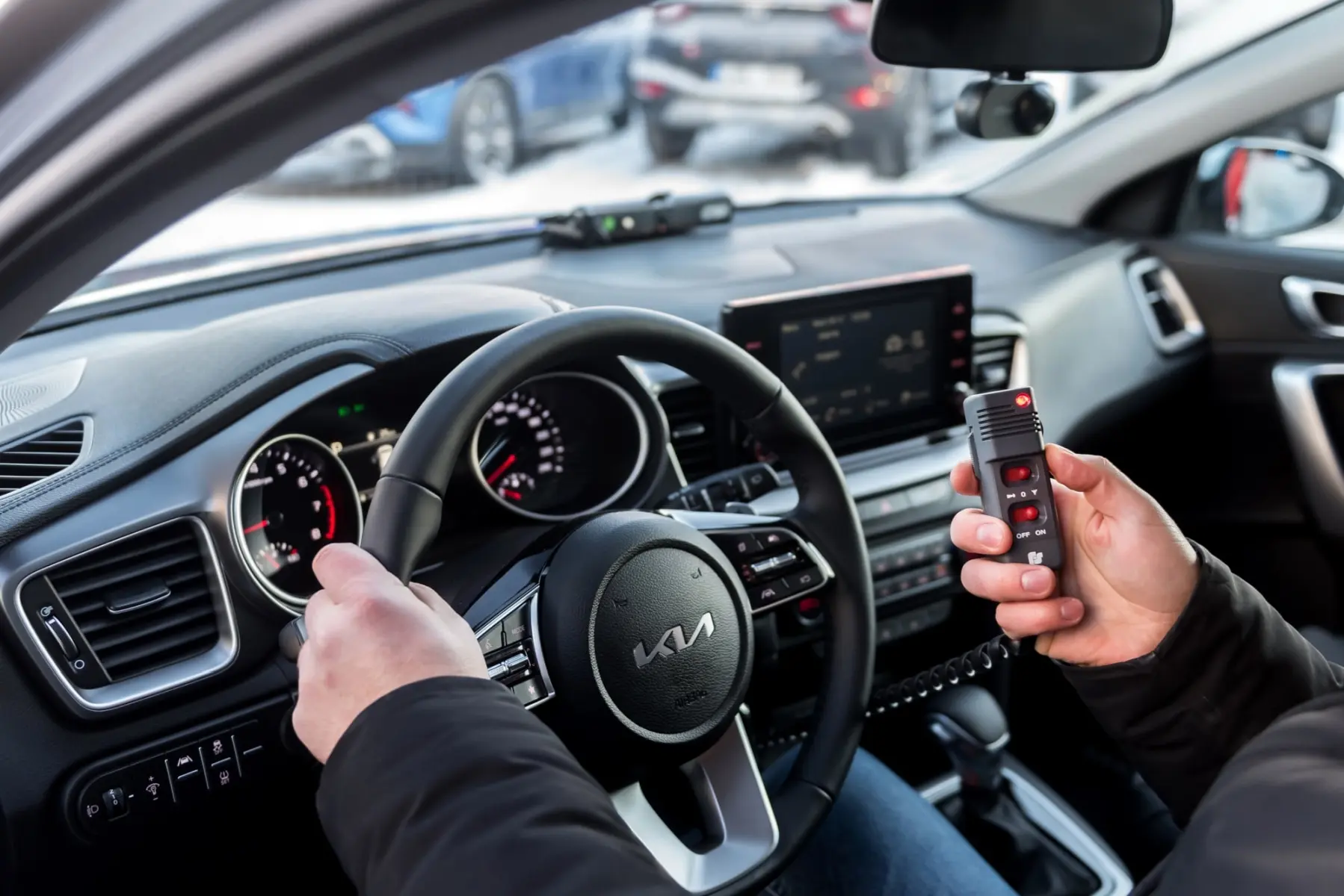 Policijos autoparką papildė 10 nežymėtų „Kia Ceed“ / Lietuvos policijos nuotr.