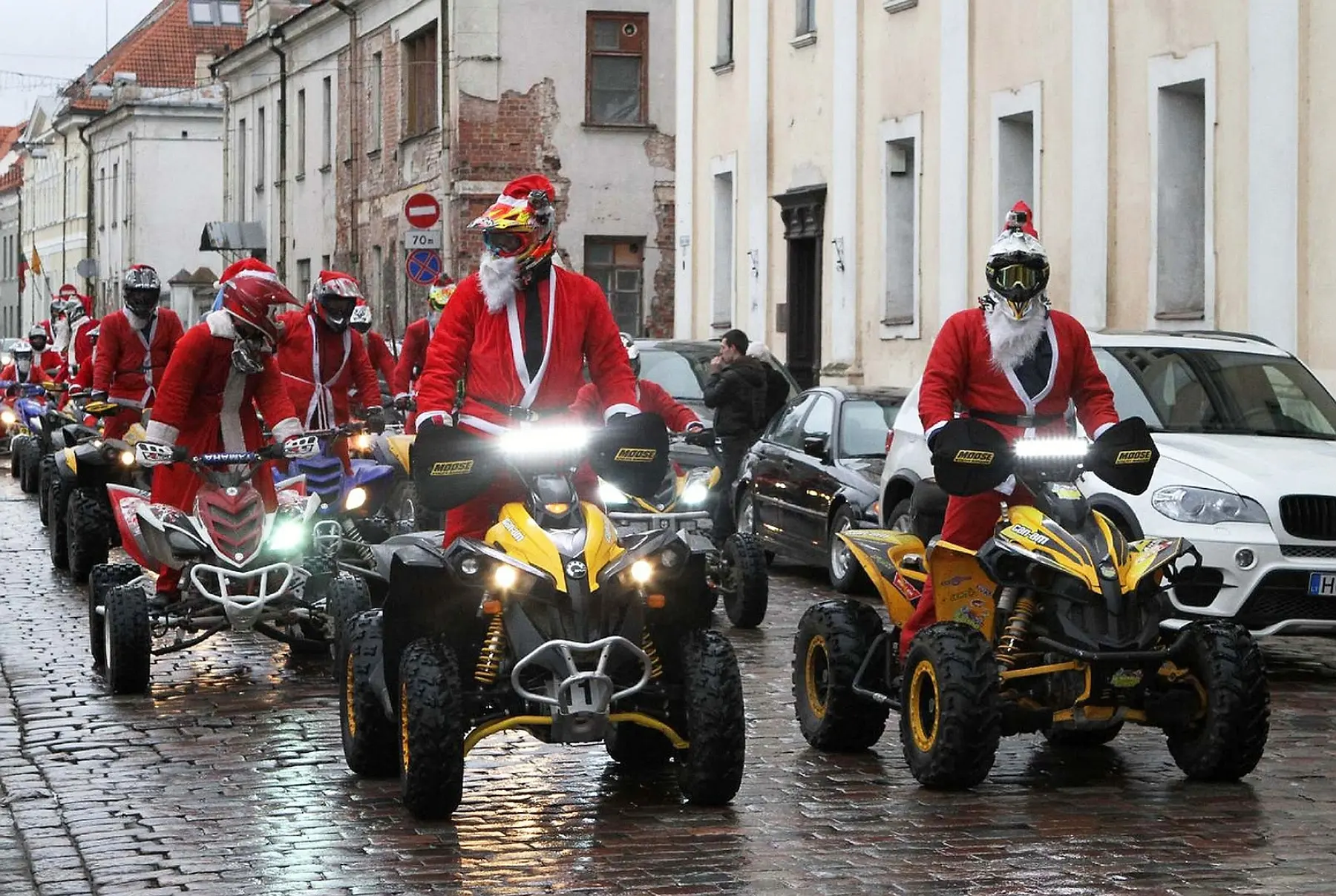 Ratuoti Kalėdų seneliai