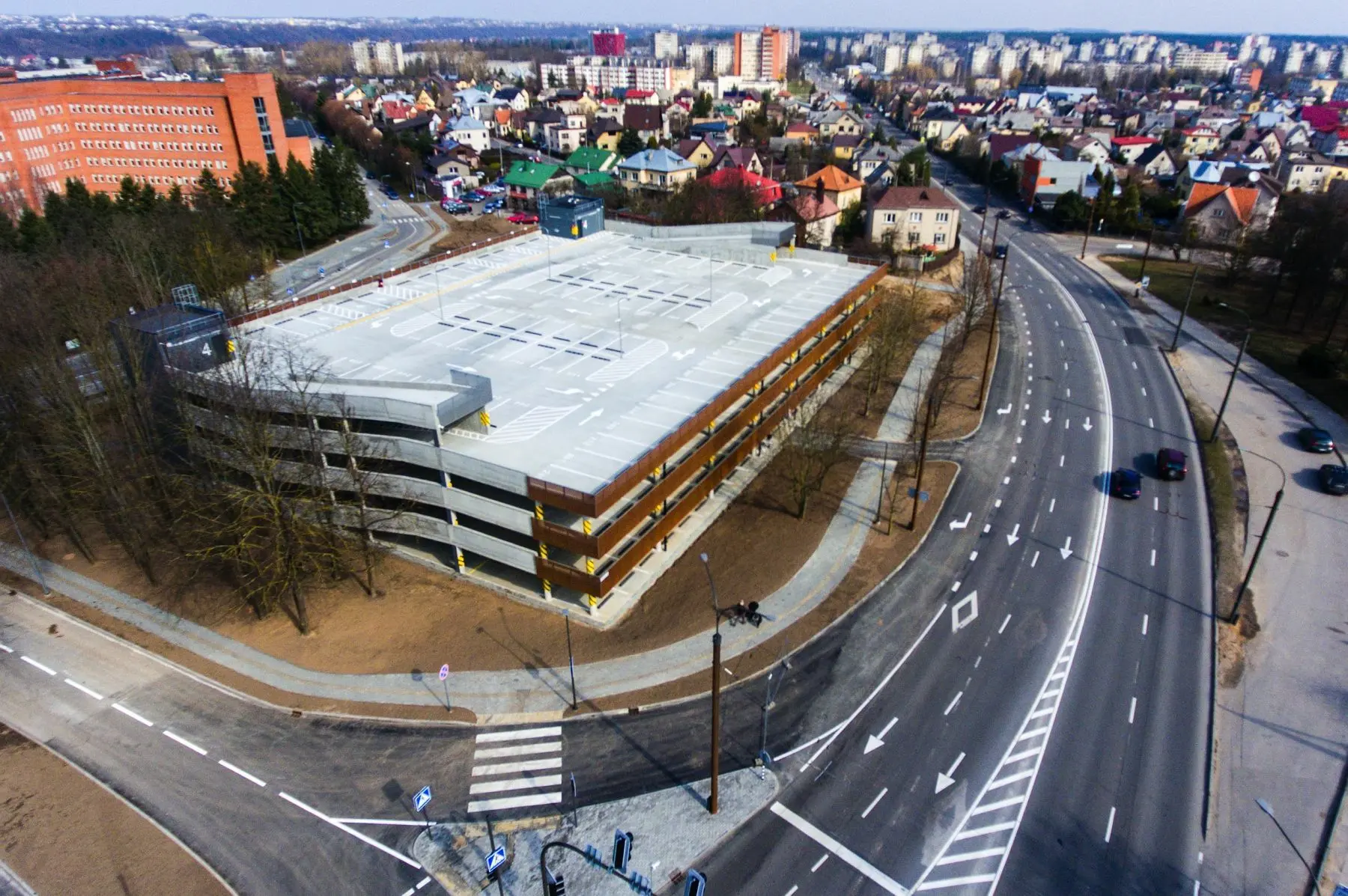 Kauno klinikų automobilių stovėjimo aikštelė