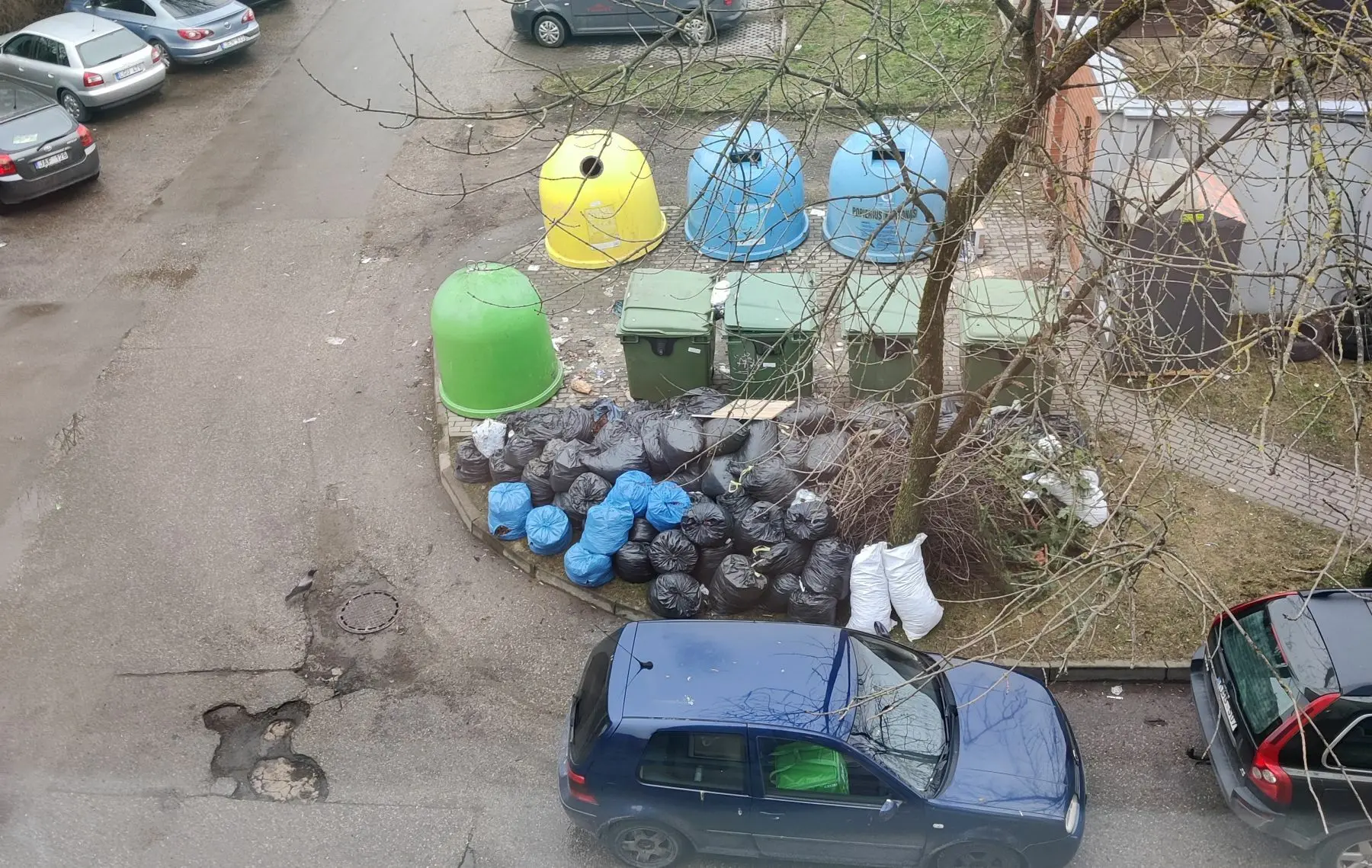 Šiukšlės partizanų g.