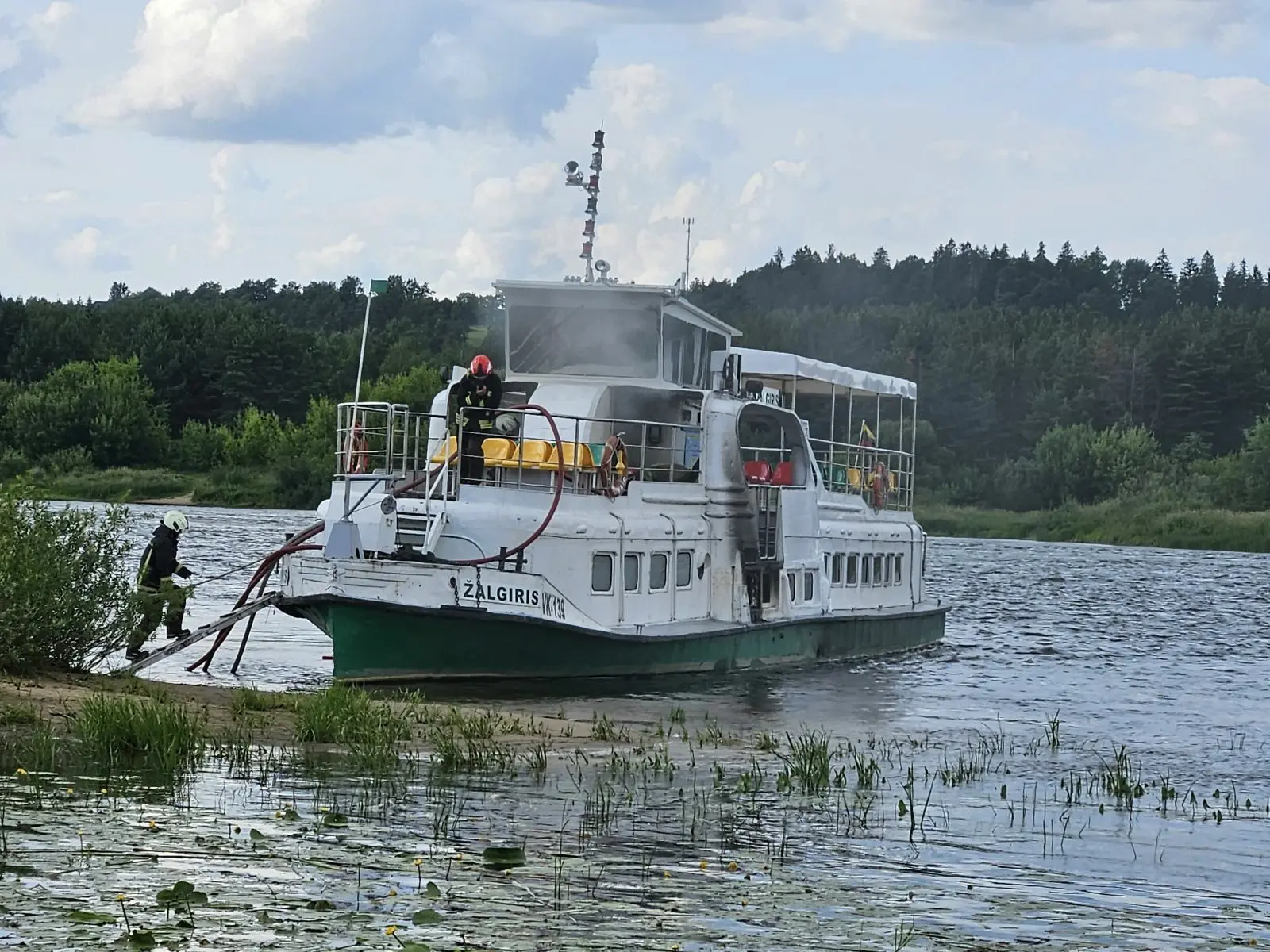 Nemune dega keleivinis laivas „Žalgiris“