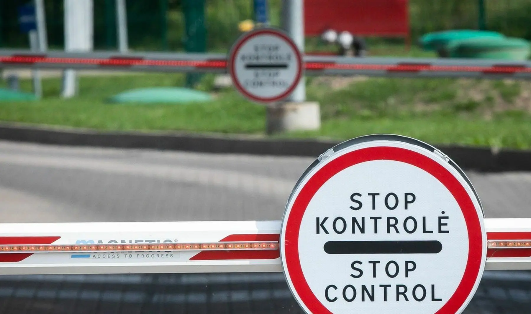 Stop ženklas, kontrolė