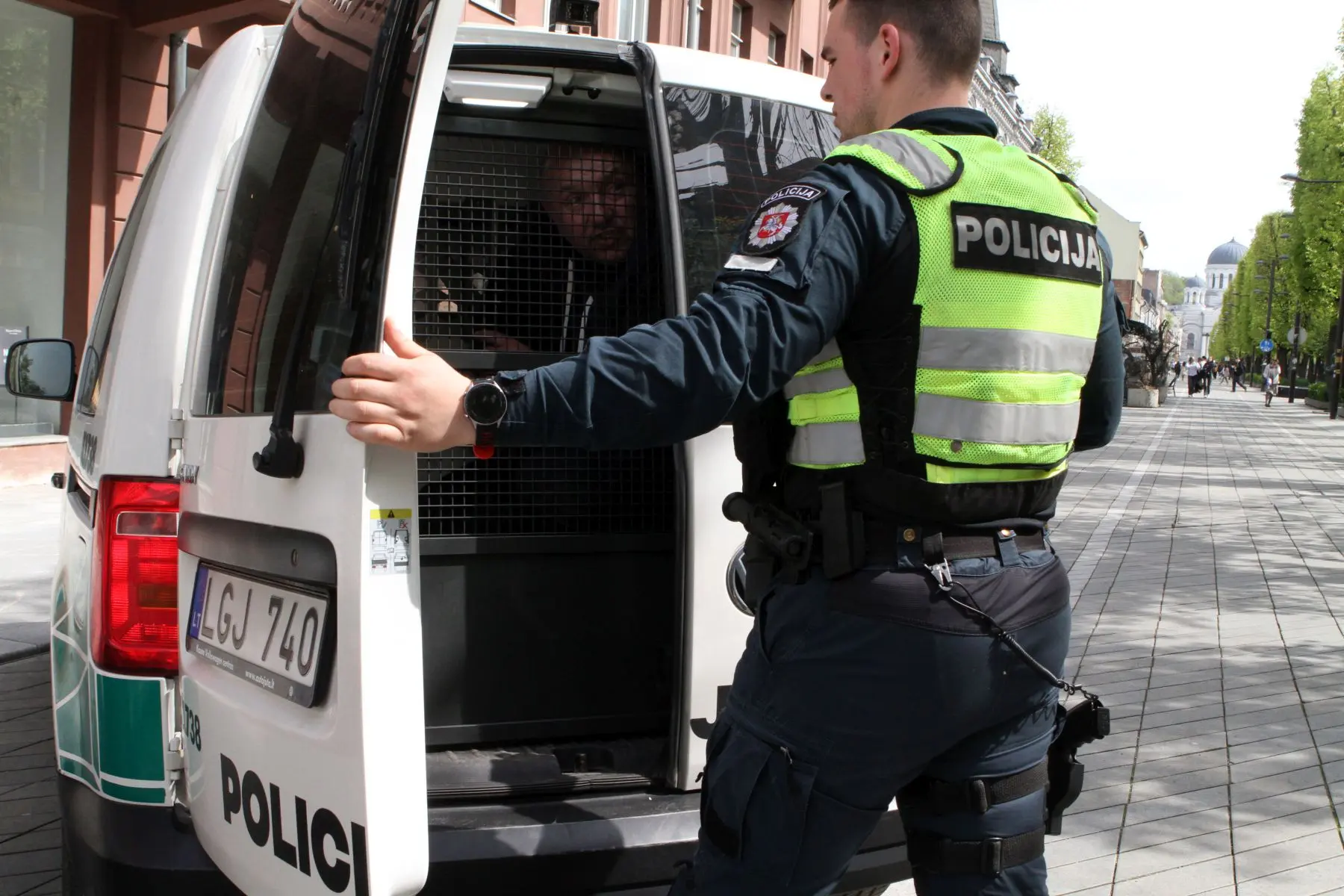 Laisvės alėjoje policija sulaikė gerokai įkaušusį pilietį / M. Patašiaus nuotr.
