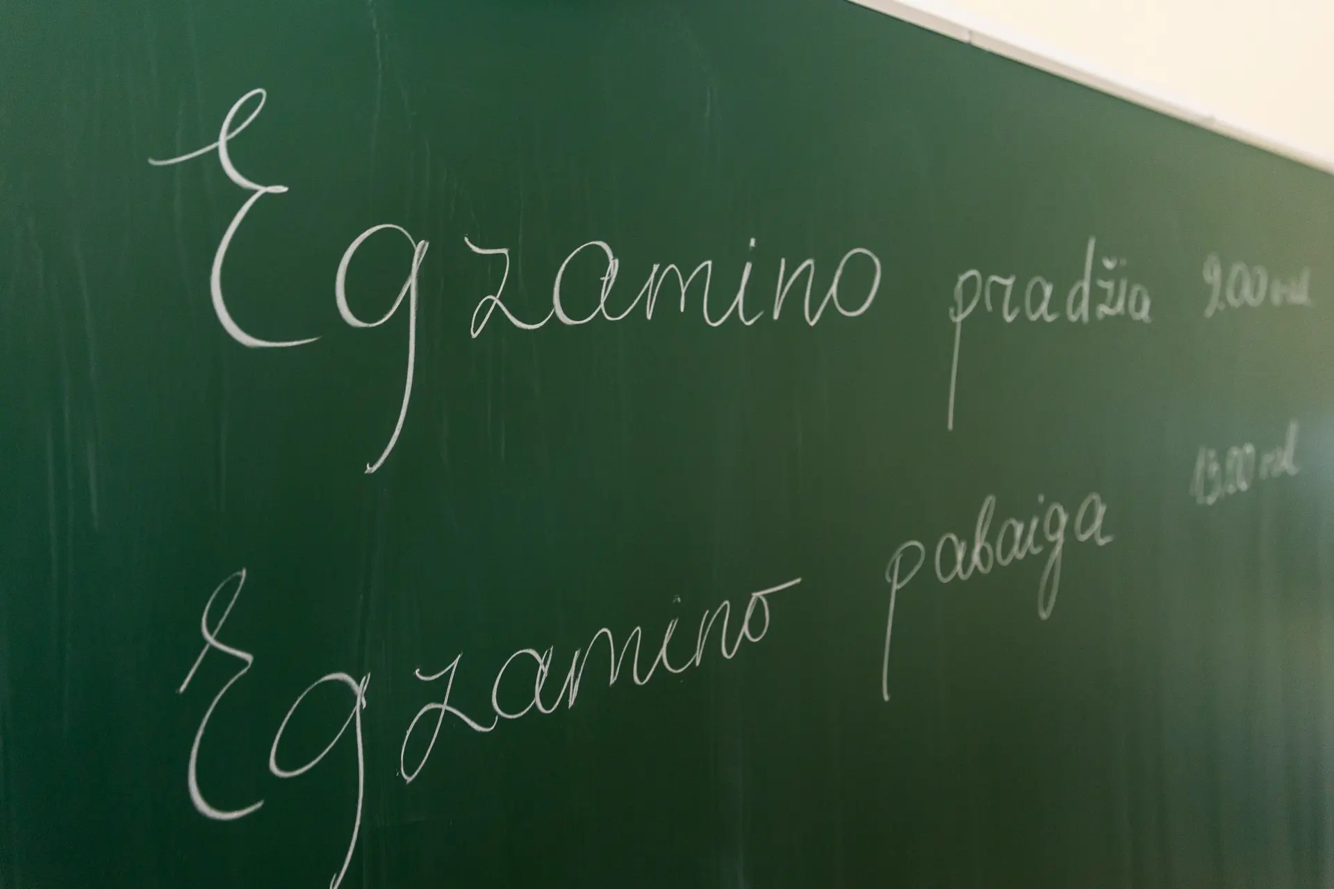 Egzaminas, valstybiniai brandos egzaminai (VBE), mokyklinė lenta