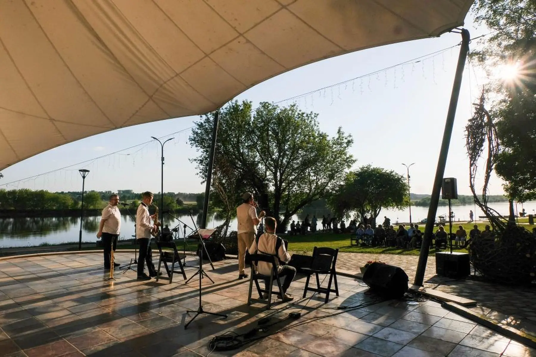 Pasaulinė kultūrų puoselėjimo ir Lietuvos tautinių bendrijų diena