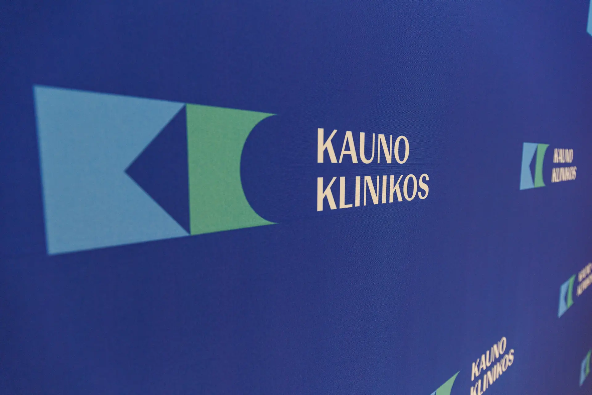 Spindulinės terapijos aparato pristatymas Kauno klinikose. ELTA / R. Tenio nuotr.