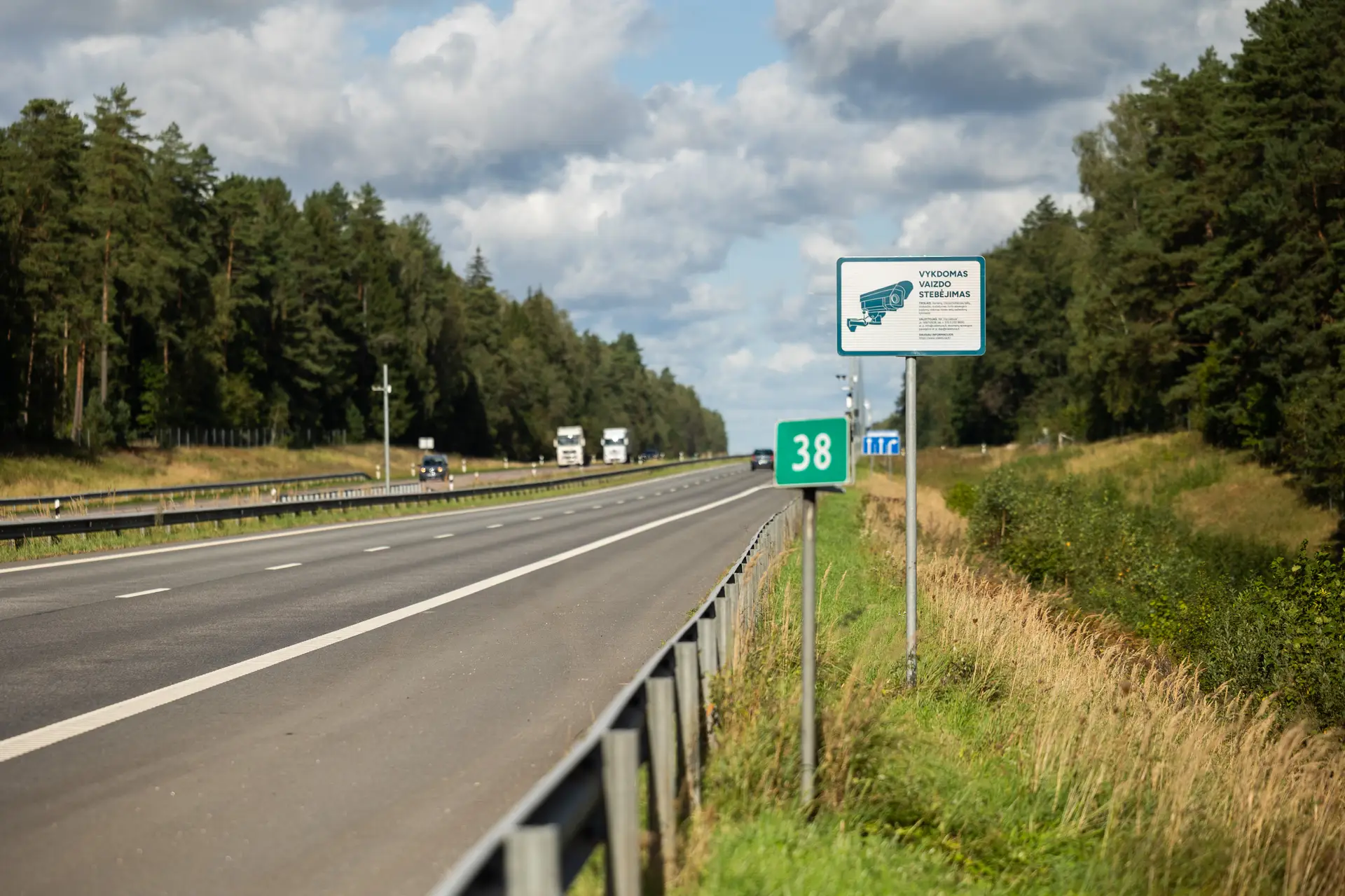 kelių mokestis, Magistraliniuose keliuose – nauji stendai / „Via Lietuva“ nuotr.