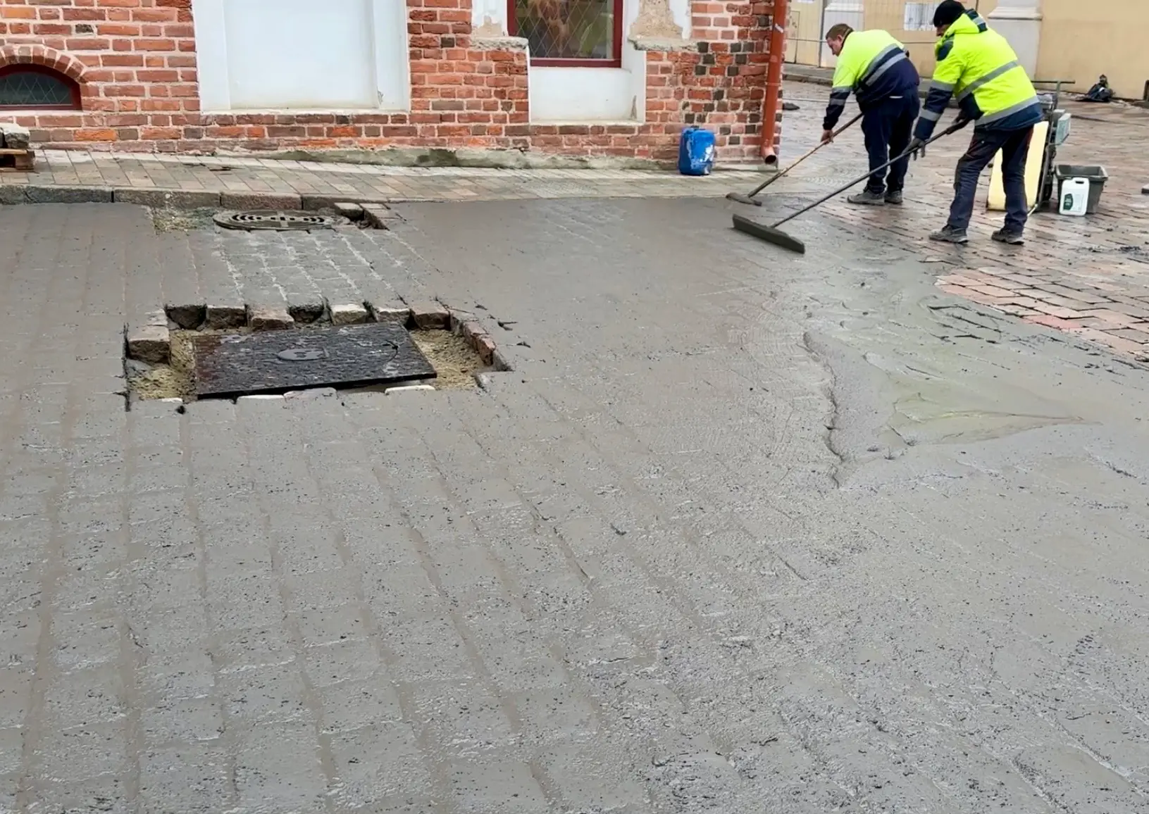 Betonuojamas grindinys Rotušės aikštėje / Stopkadras